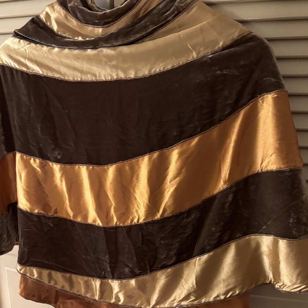 Sana Silk Cape Button Closure Neutral Geometric One Size - Picture 8 of 9